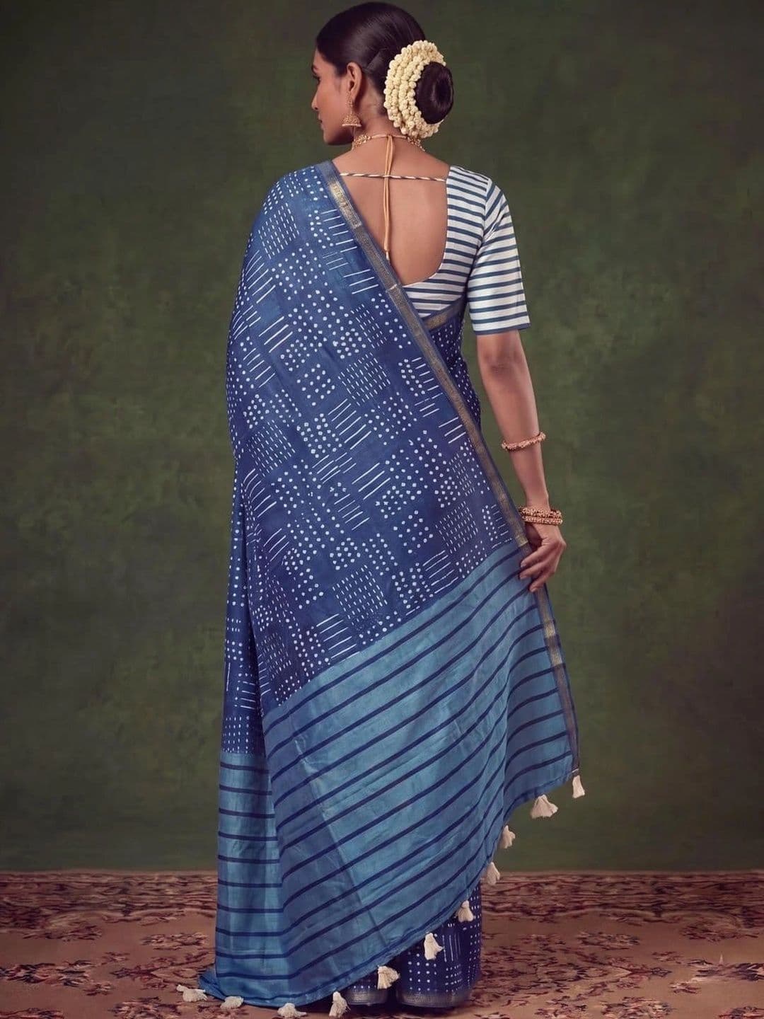 SAMANTHA Dabu Zari Silk Blend Saree thumbnail 2