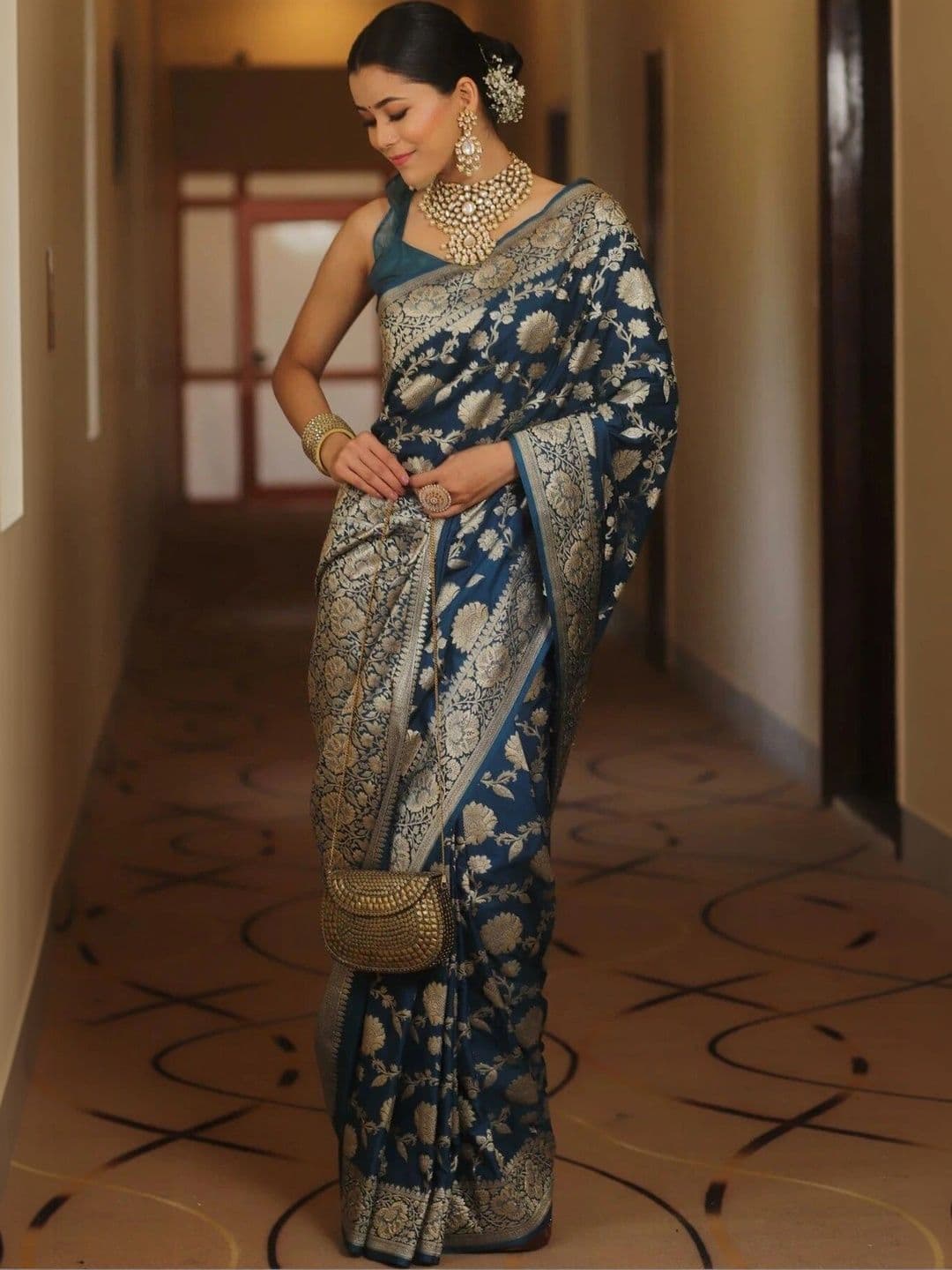 VS MALL Ethnic Motifs Zari Banarasi Saree thumbnail 6