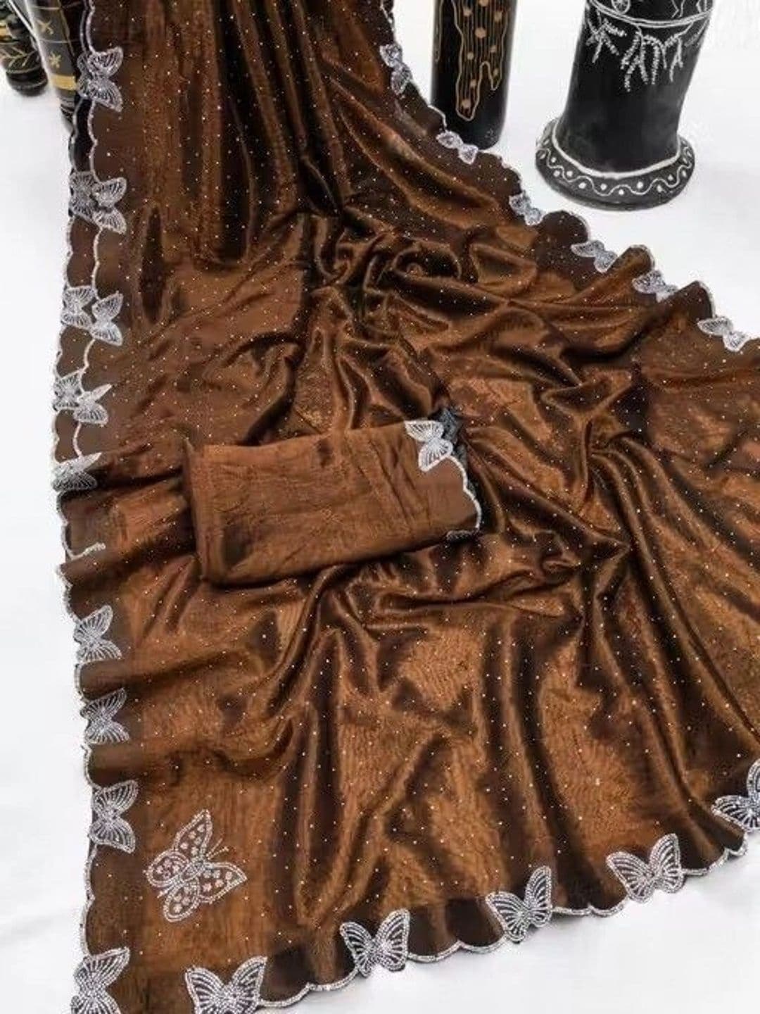 RENBRIZA Embroidered Net Saree thumbnail 3
