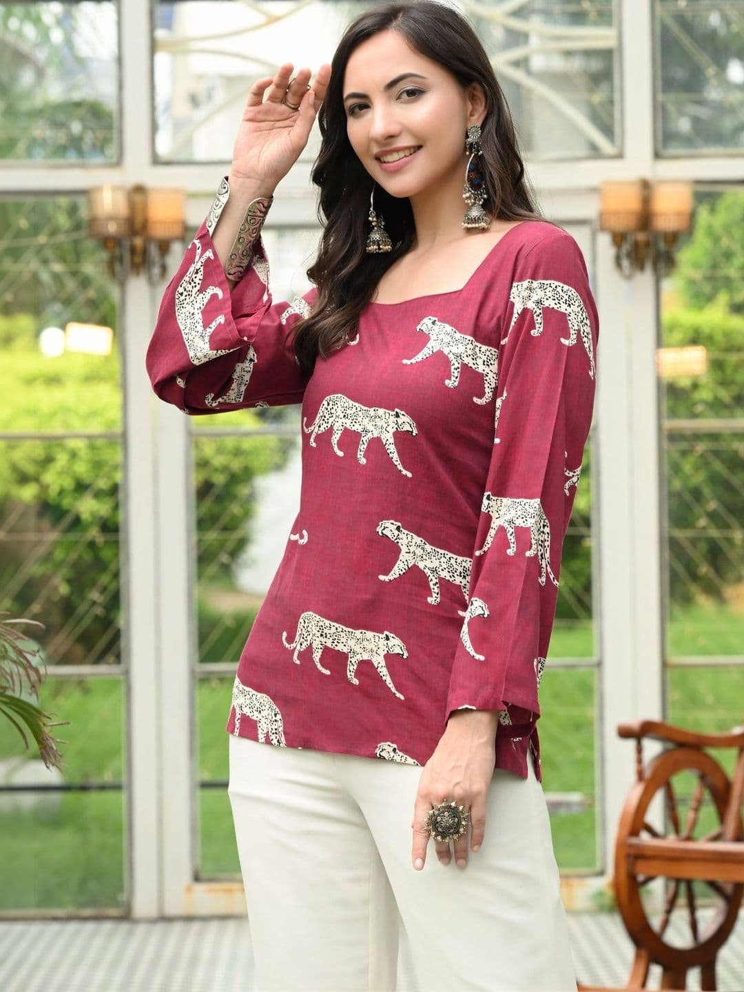 Viharini Women Printed Flared Sleeves Kurta thumbnail 7