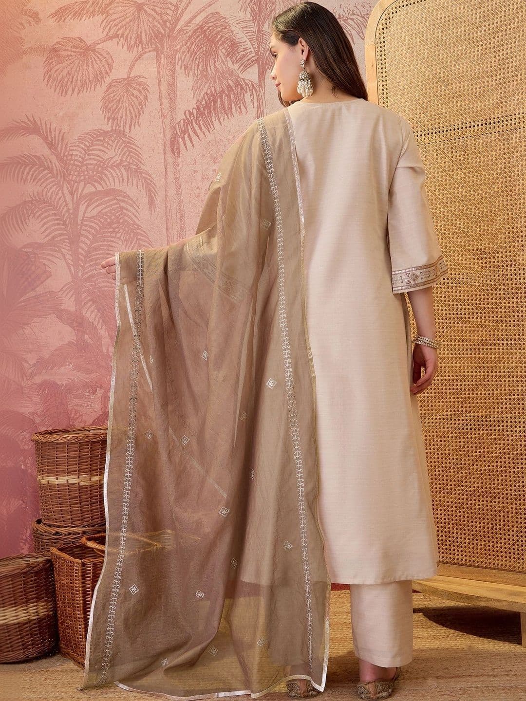 House of Pataudi Women Ethnic Motifs Embroidered Regular Kurta with Trousers & With Dupatta thumbnail 4