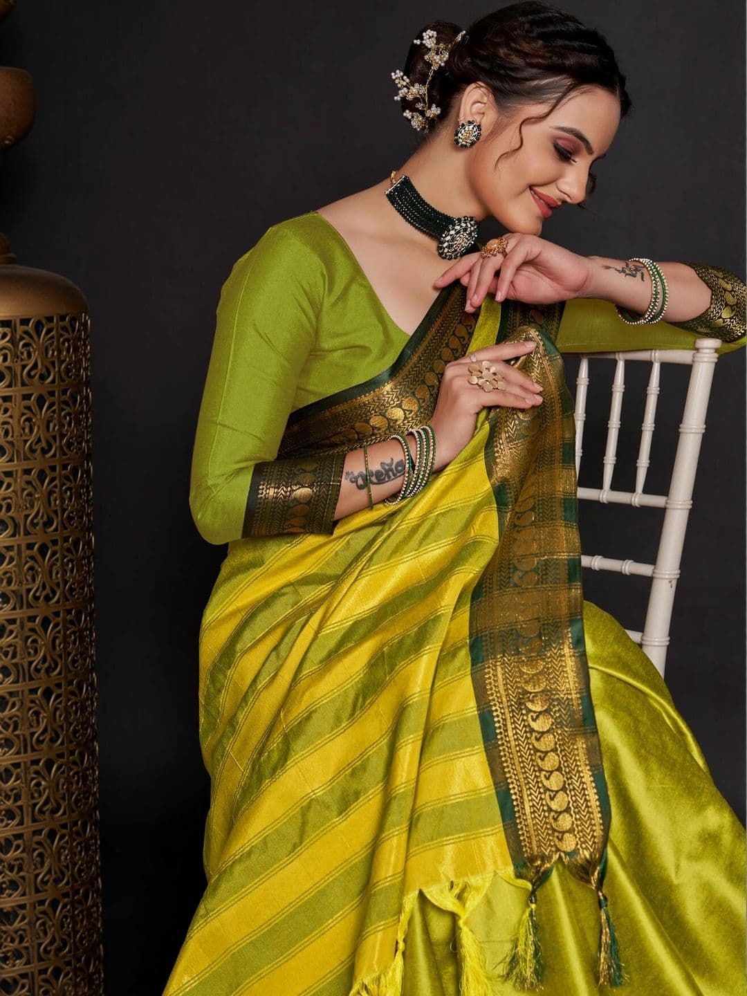 VS MALL Ethnic Motifs Zari Silk Cotton Banarasi Saree thumbnail 3