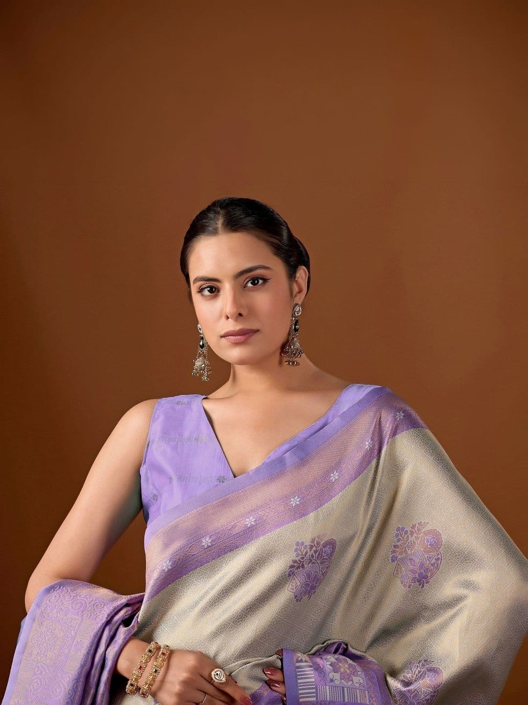 ERIKA Woven Design Zari Silk Blend Designer Banarasi Saree thumbnail 5