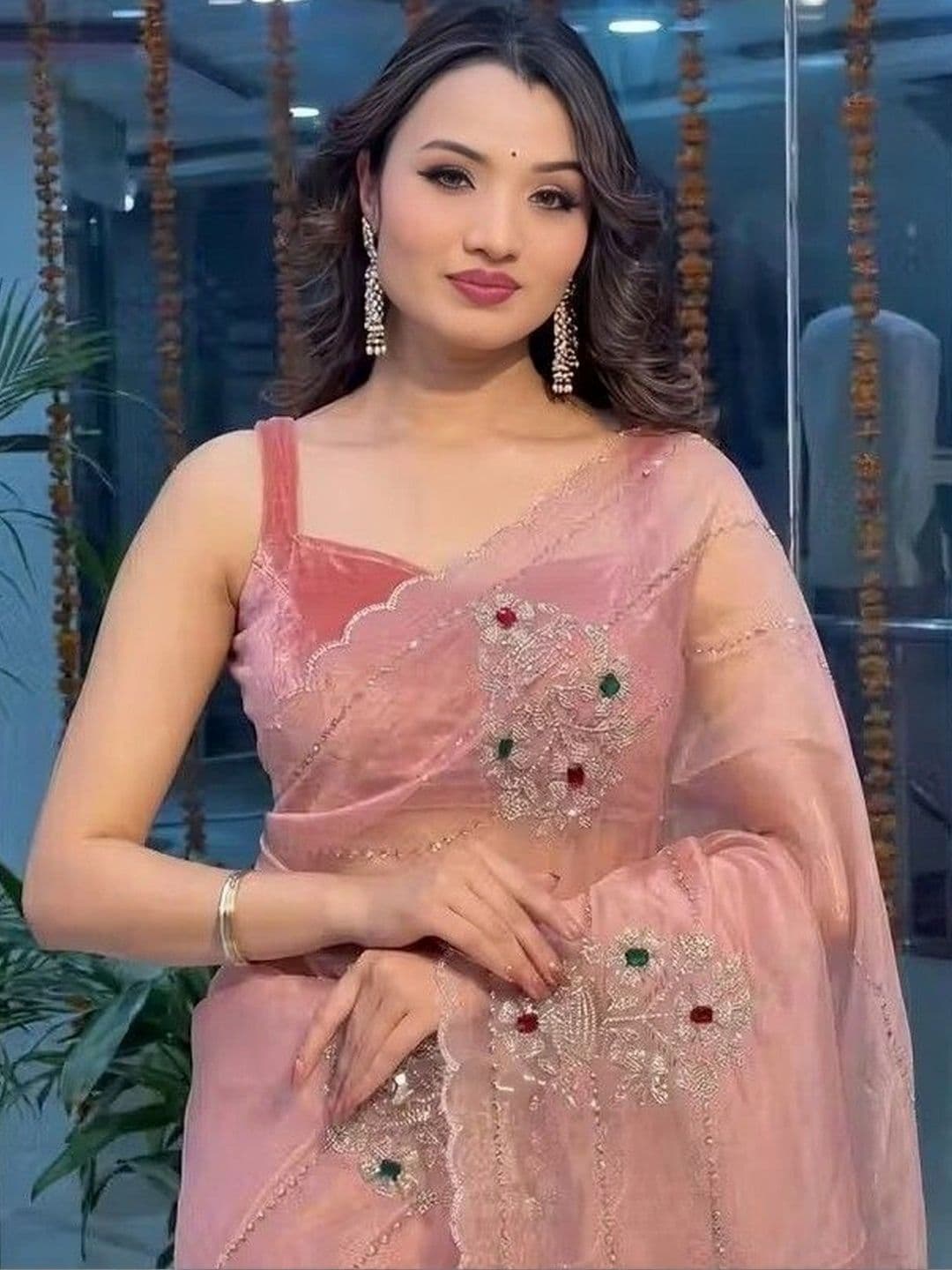 RENBRIZA Embroidered Net Saree thumbnail 2