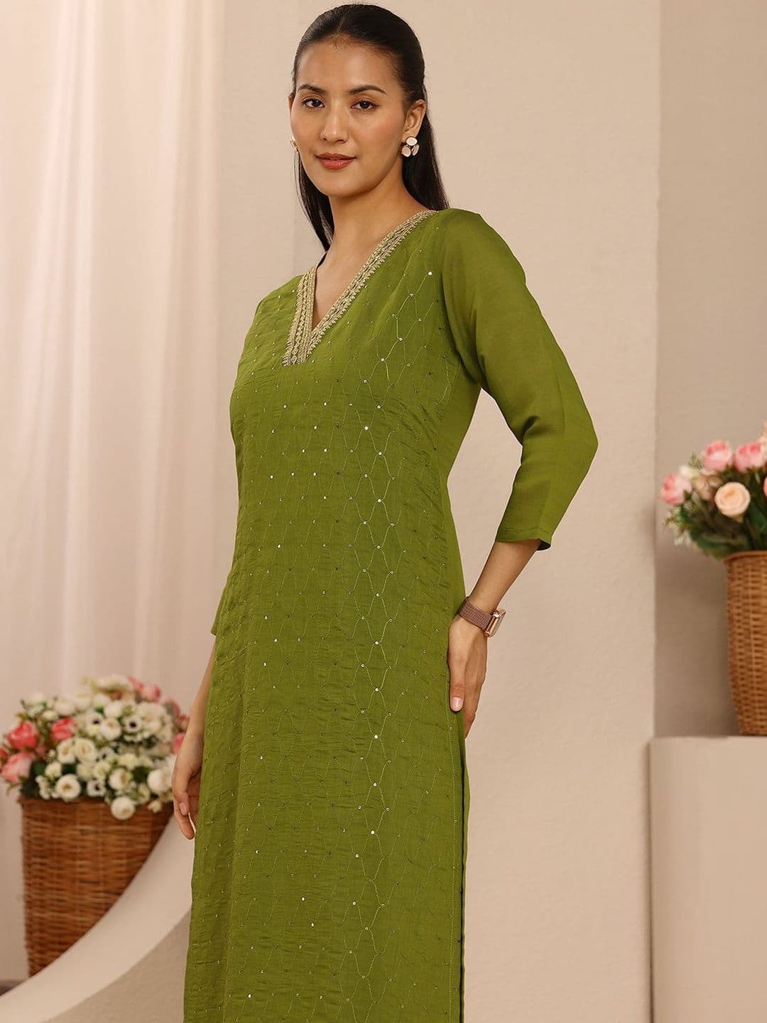 Libas Green Embellished Chanderi Cotton Straight Kurta thumbnail 2