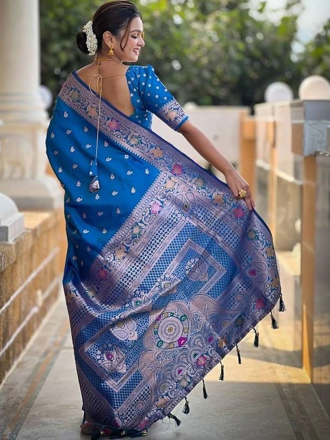 Dreamposhak Zari Satin Banarasi Saree thumbnail 3