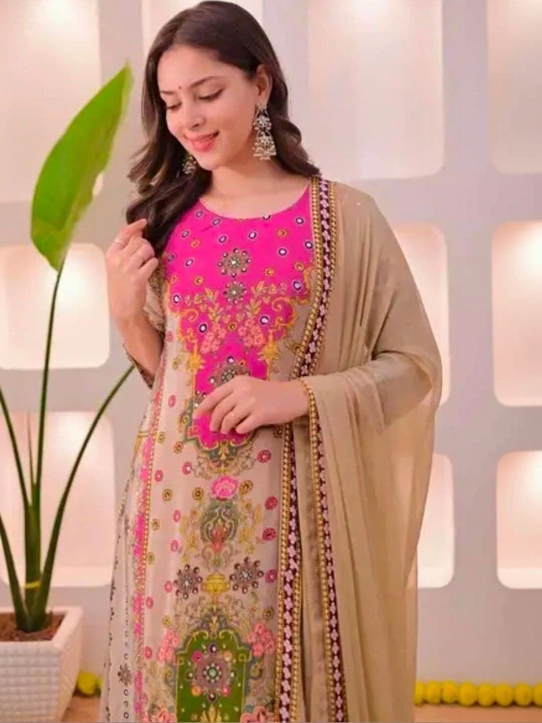 GMA Women Ethnic Motifs Printed Regular Kurta with Palazzos & With Dupatta thumbnail 3