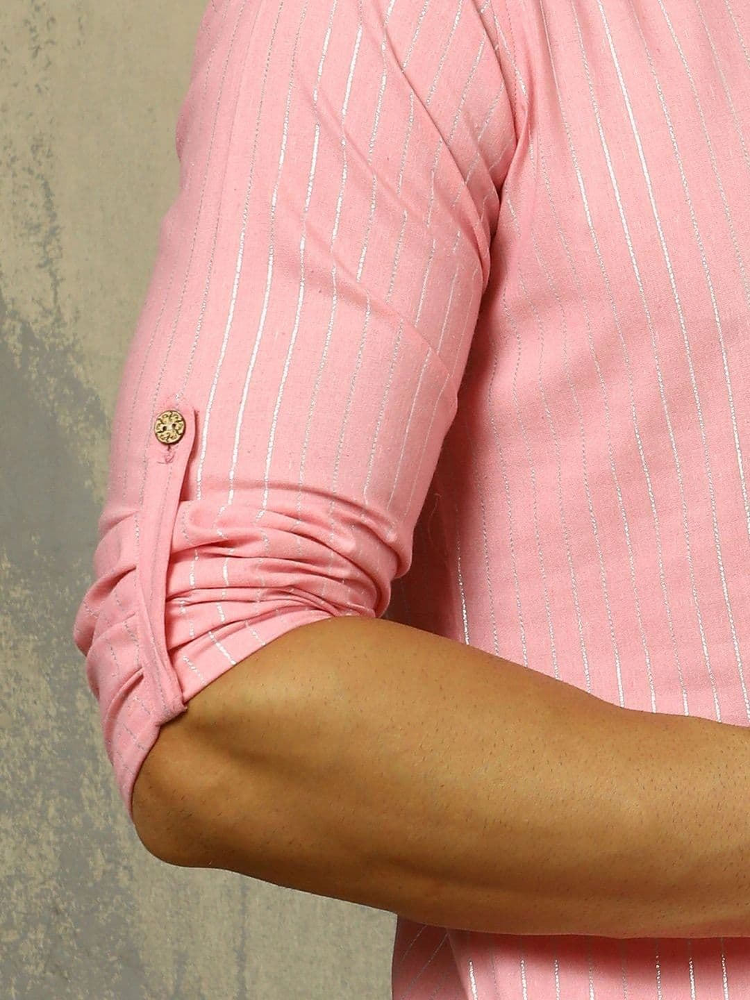 Navibhu Woven Design Solid Cotton Handloom Mandarin Collar Short Kurta thumbnail 5