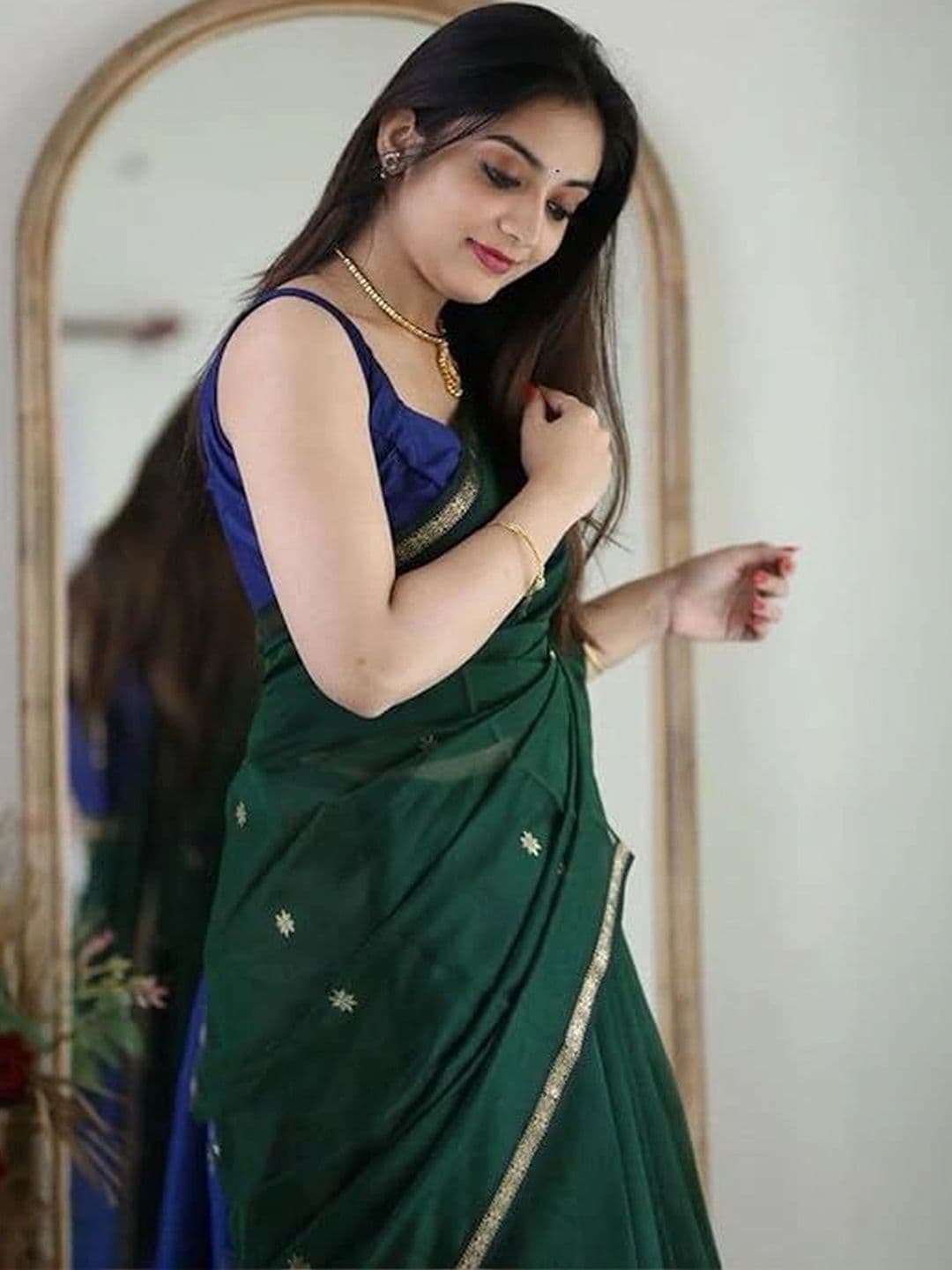 wearsquad Zari Art Silk Banarasi Saree thumbnail 2