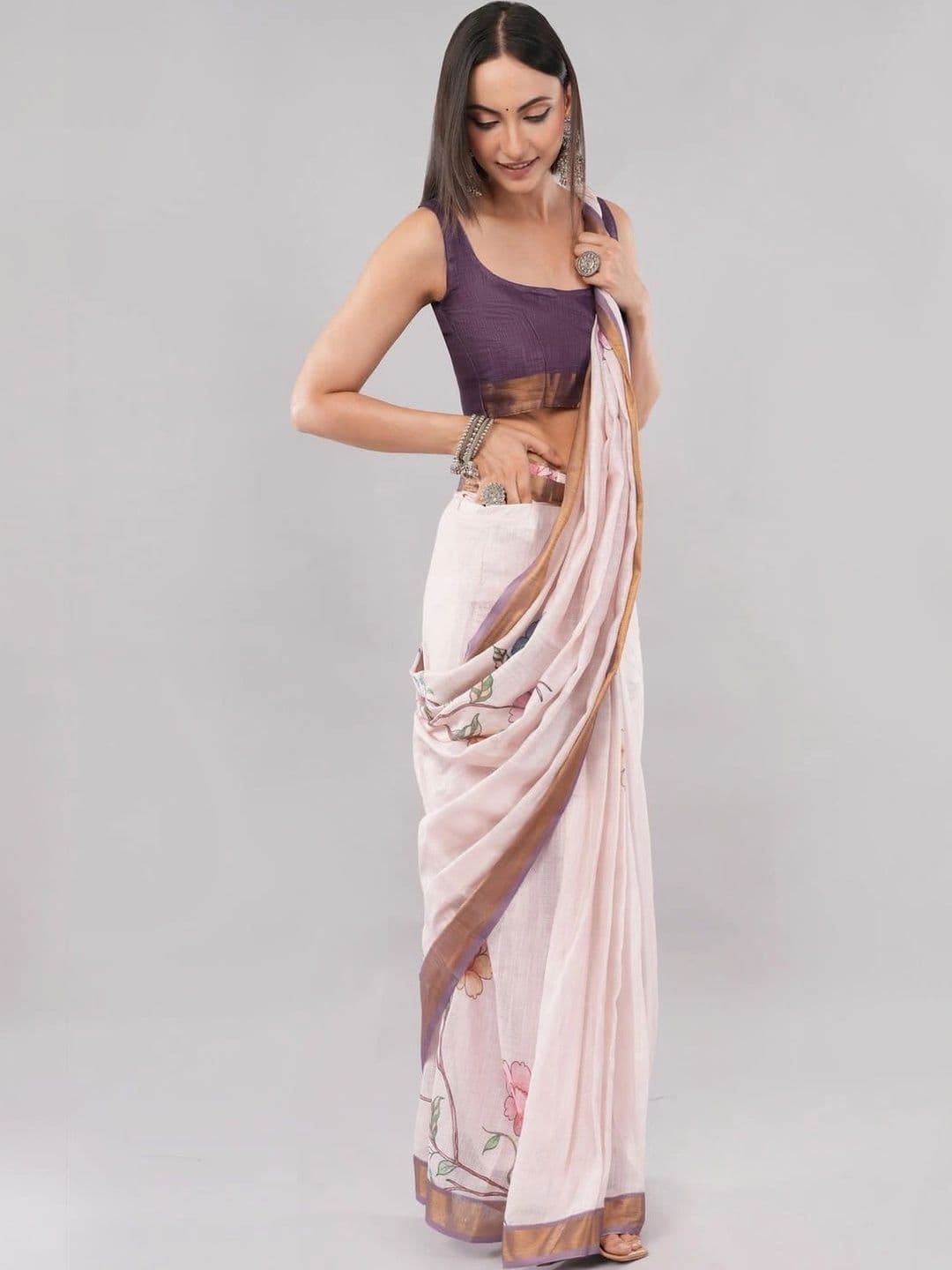 SAMANTHA Floral Zari Linen Blend Belted Saree thumbnail 6