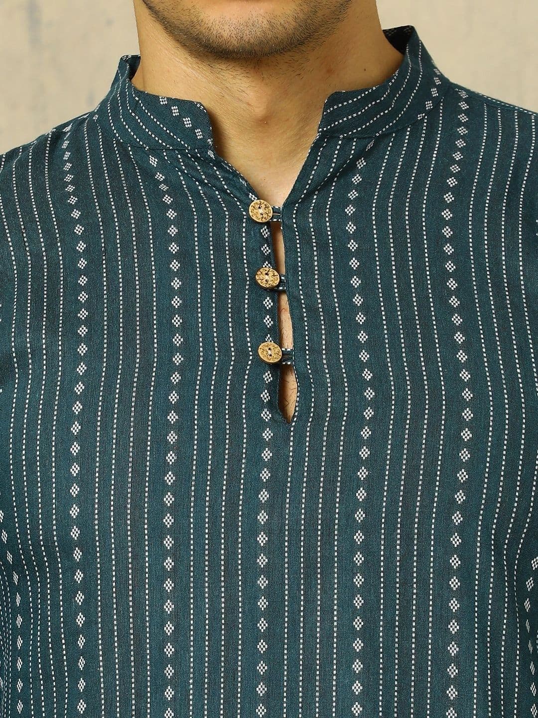 Navibhu Woven Design Striped Cotton Handloom Mandarin Collar Short Kurta thumbnail 4