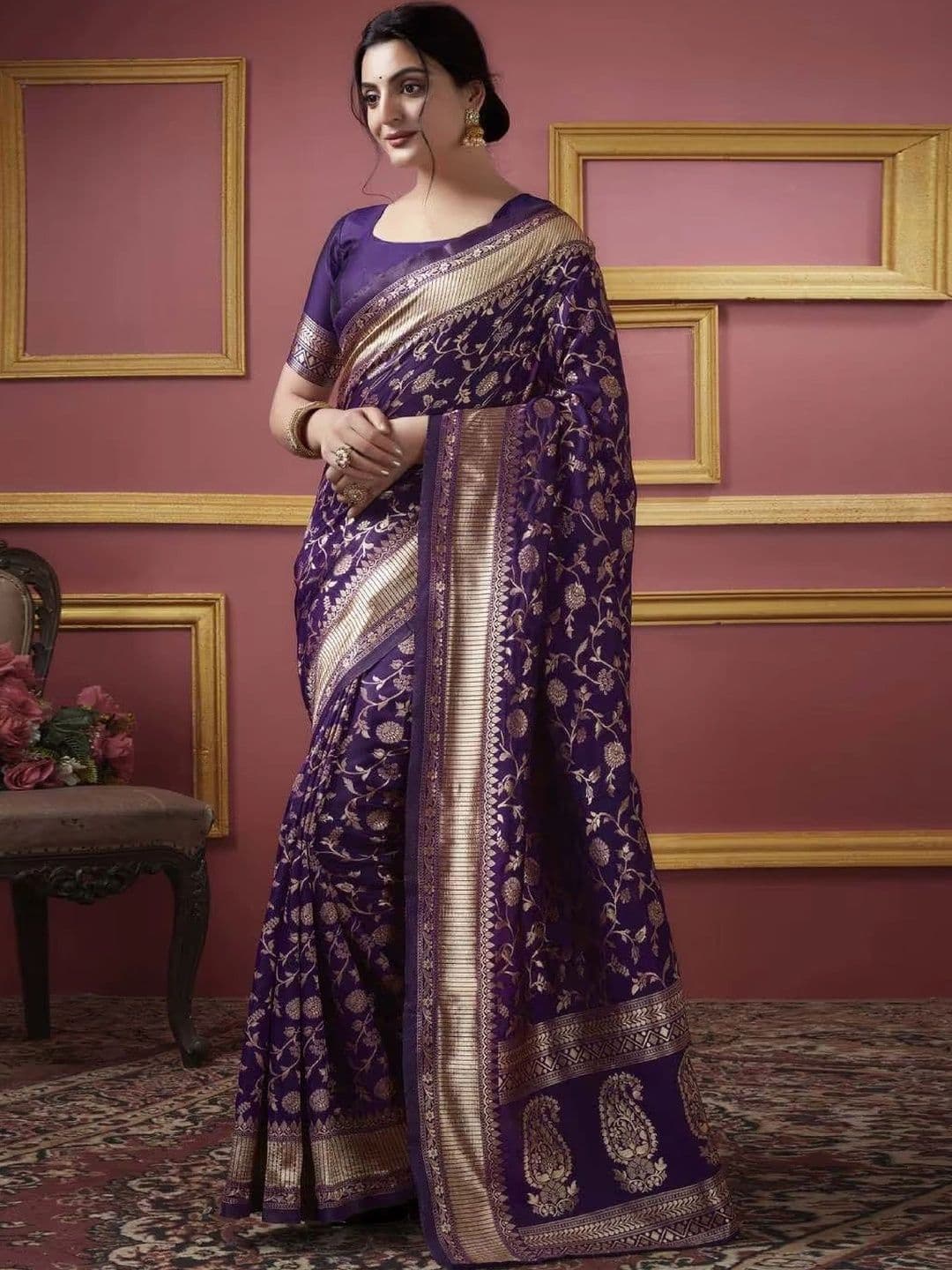 wearsquad Woven Design Zari Art Silk Banarasi Saree - view 1