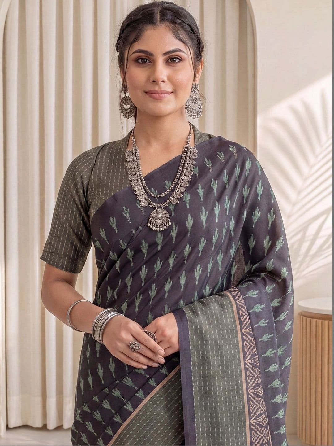 Anouk Woven Design Silk Blend Designer Block Print Saree thumbnail 7