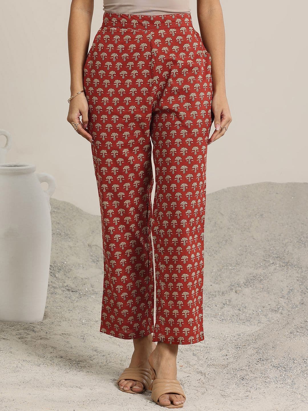 Libas Women Ethnic Motifs Printed Empire Kurta with Trousers thumbnail 7
