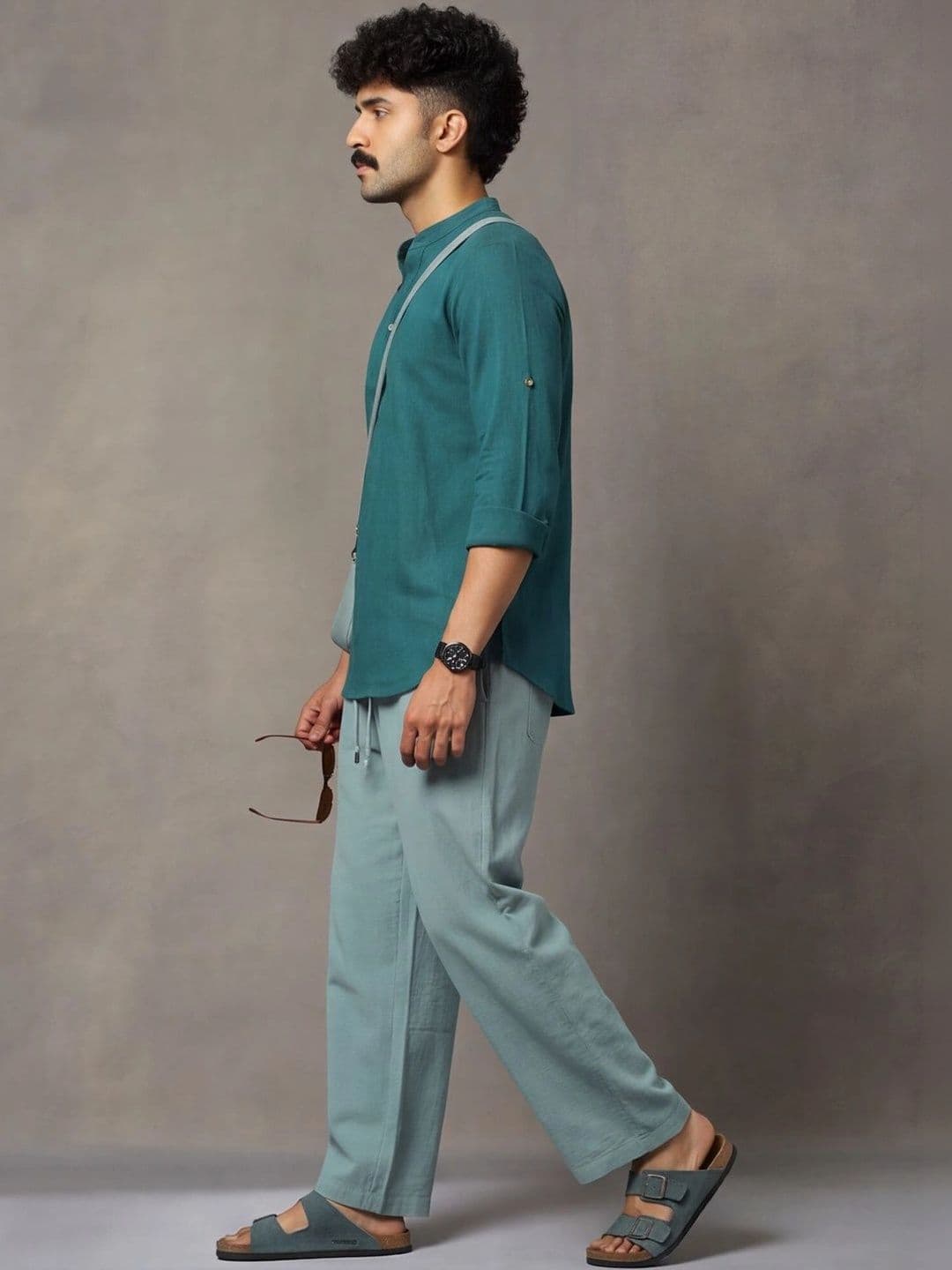 Navibhu Woven Design Solid Cotton Handloom Mandarin Collar Short Kurta thumbnail 3