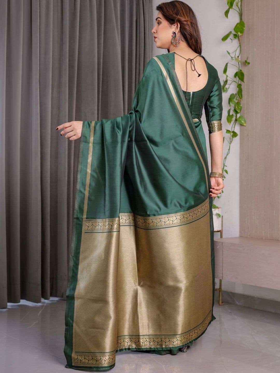 VS MALL Ethnic Motifs Zari Silk Cotton Banarasi Saree thumbnail 5
