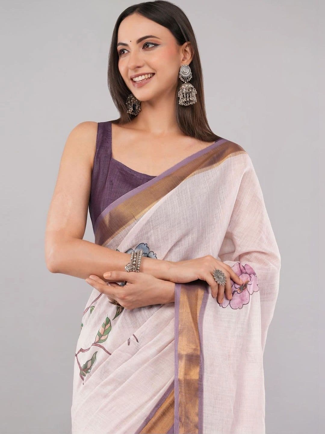SAMANTHA Floral Zari Linen Blend Belted Saree thumbnail 2