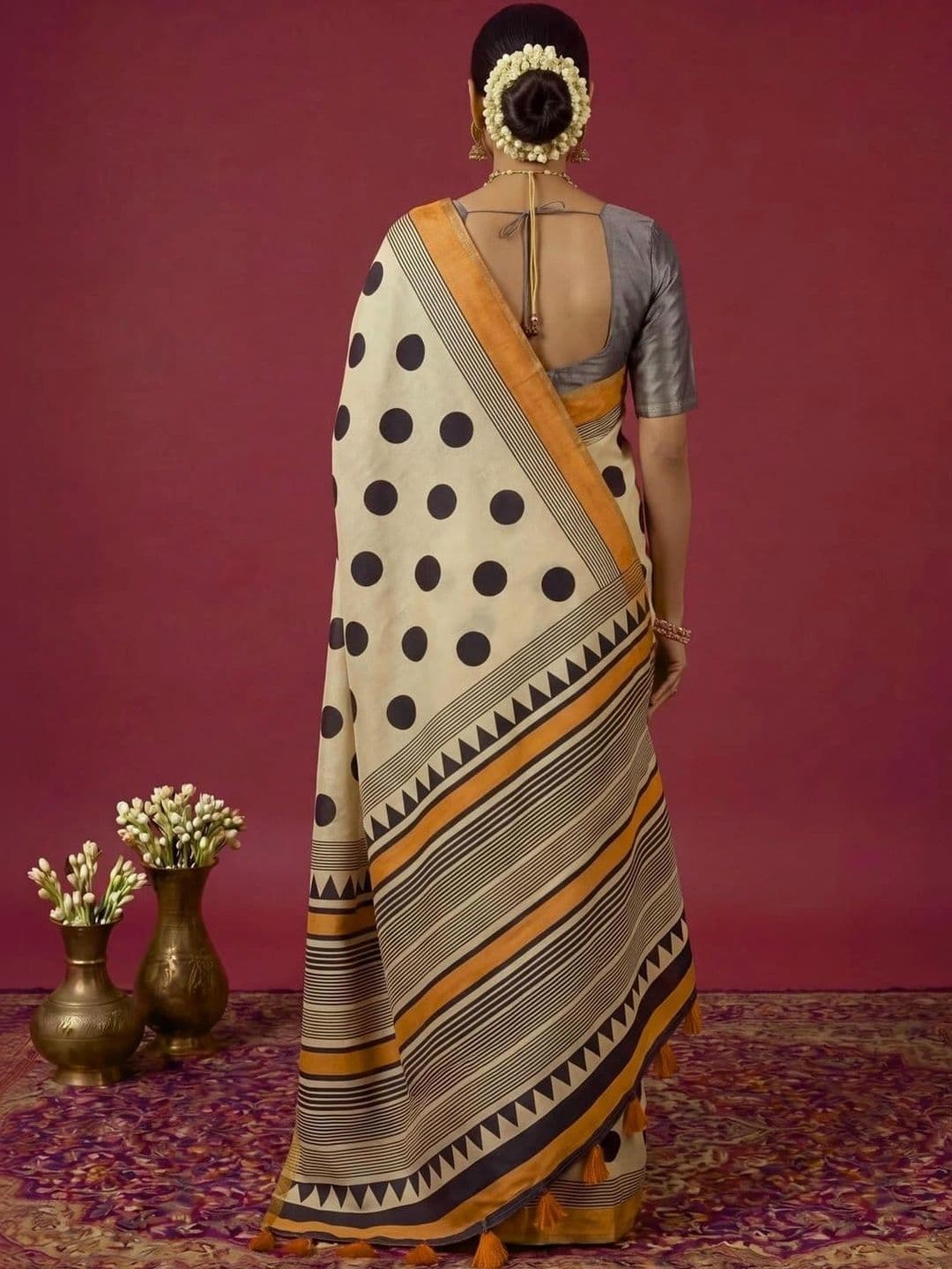 SAMANTHA Striped Zari Silk Blend Saree thumbnail 4