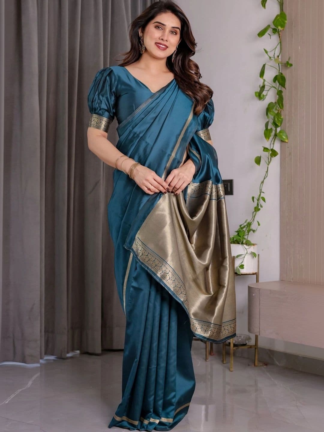VS MALL Zari Silk Cotton Banarasi Saree thumbnail 3
