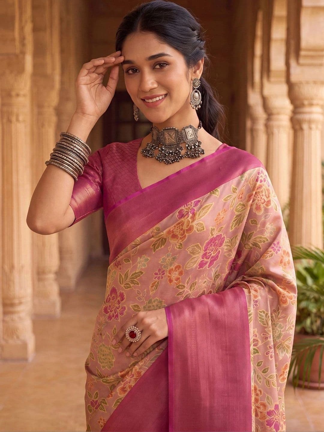 Anouk Floral Zari Silk Blend Designer Banarasi Saree thumbnail 2