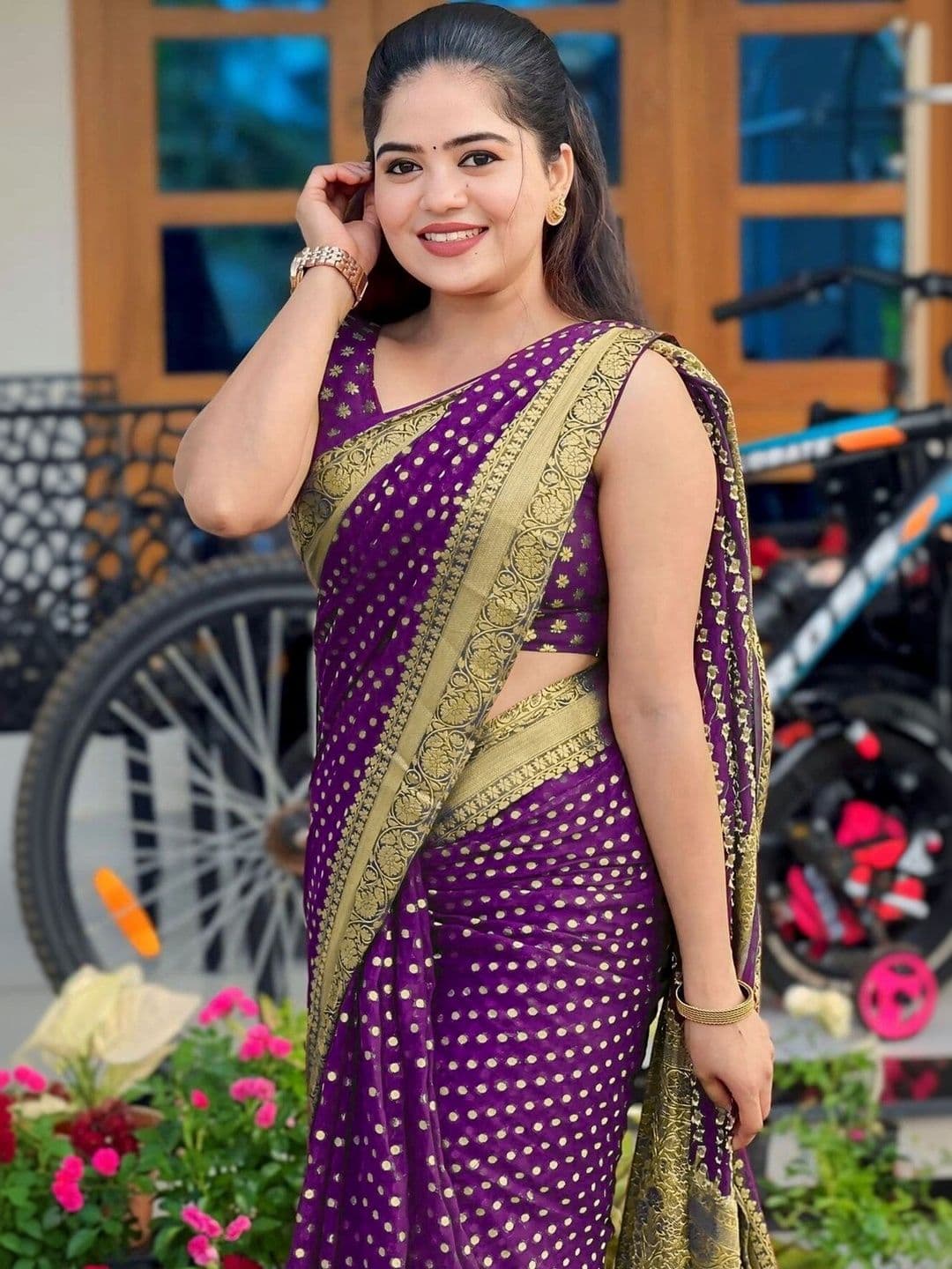 VS MALL Polka Dot Zari Banarasi Saree thumbnail 5