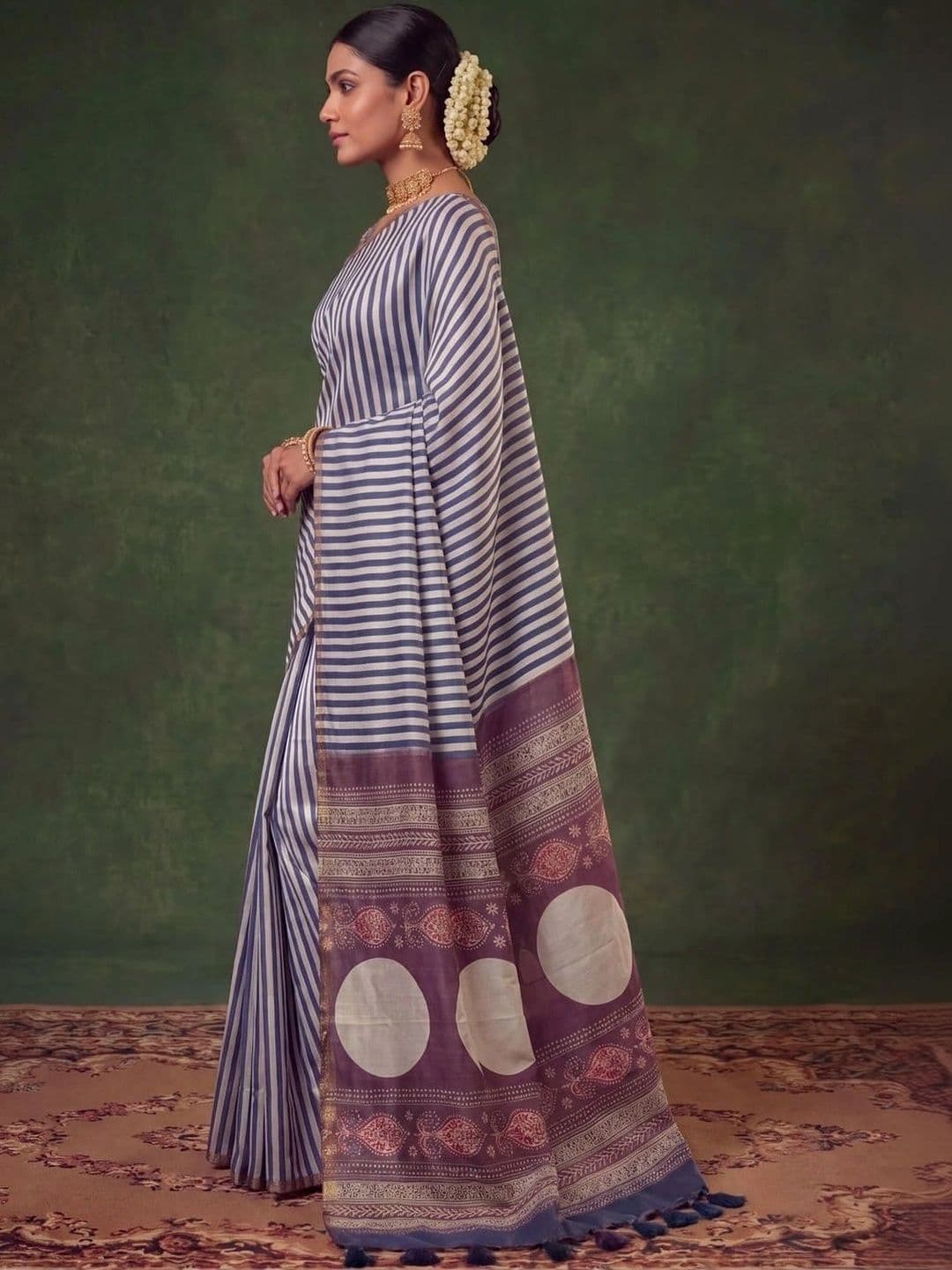 SAMANTHA Striped Zari Silk Blend Saree thumbnail 4