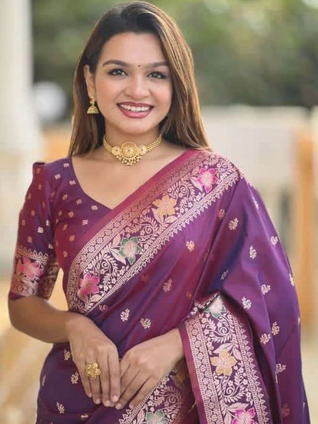 Dreamposhak Zari Satin Banarasi Saree thumbnail 4
