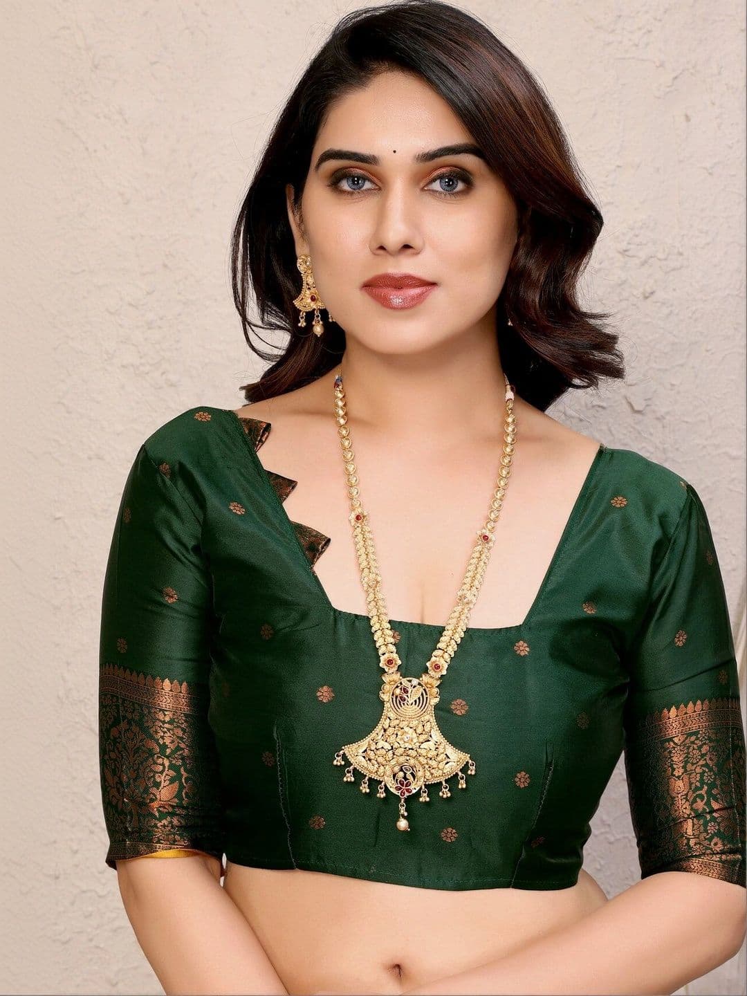 VS MALL Woven Design Zari Banarasi Saree thumbnail 2
