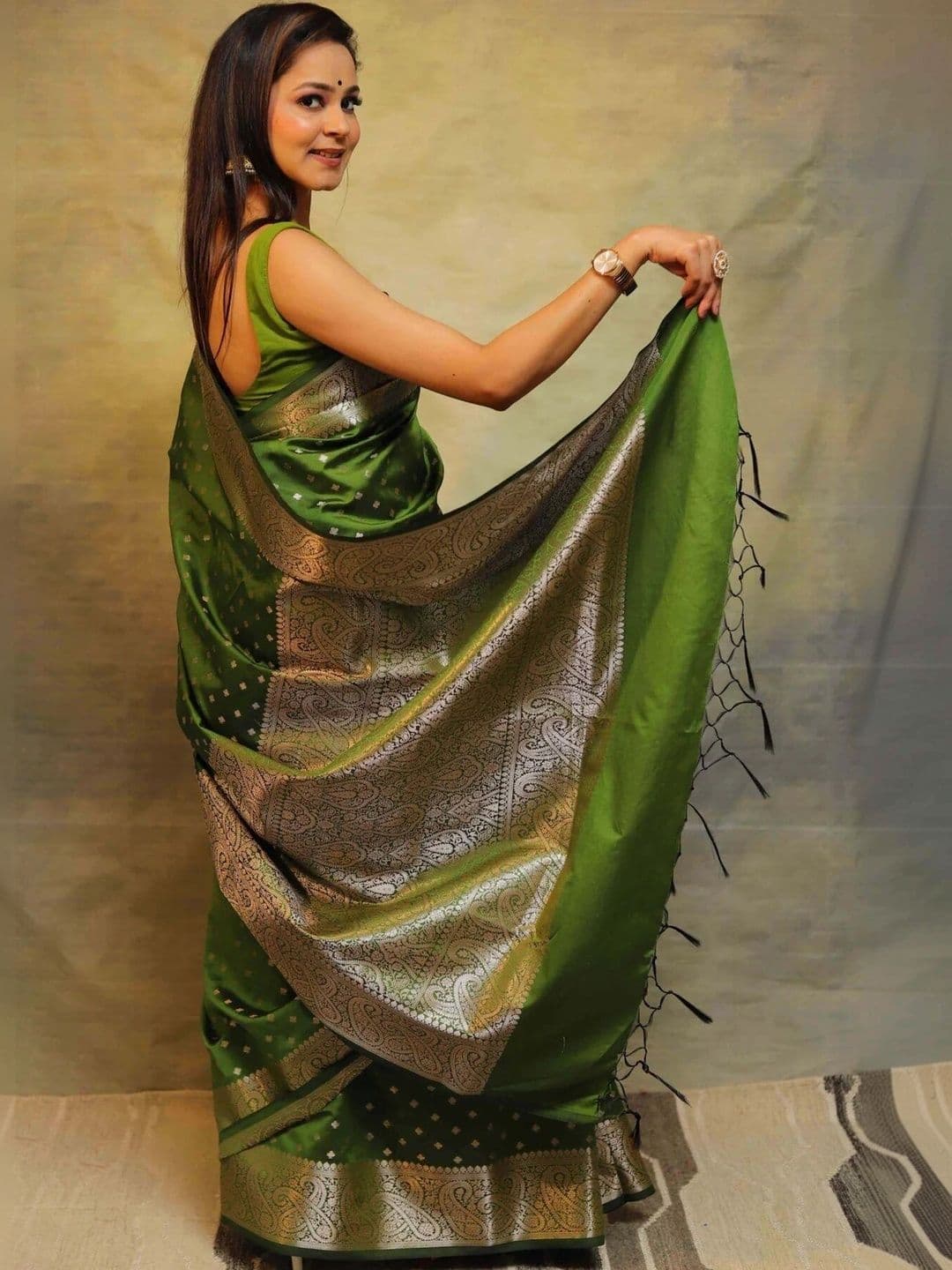 VS MALL Ethnic Motifs Zari Banarasi Saree thumbnail 4