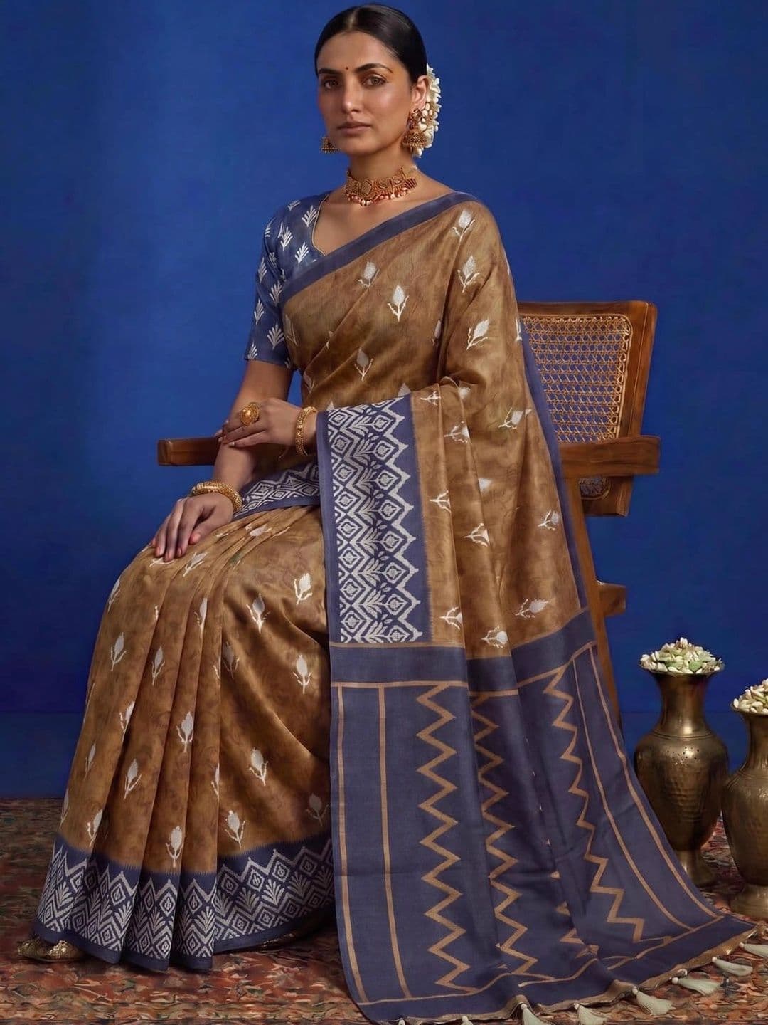 SAMANTHA Zari Silk Blend Ikat Saree thumbnail 4