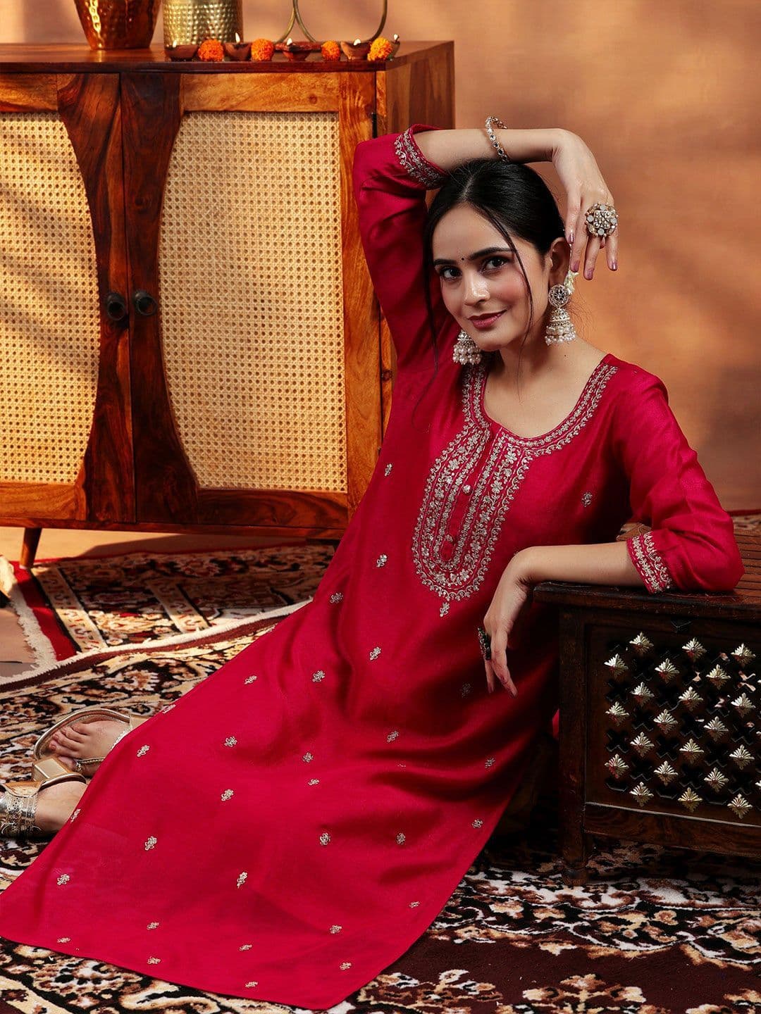 Libas Women Floral Embroidered Round Neck Zari Silk Kurta thumbnail 3
