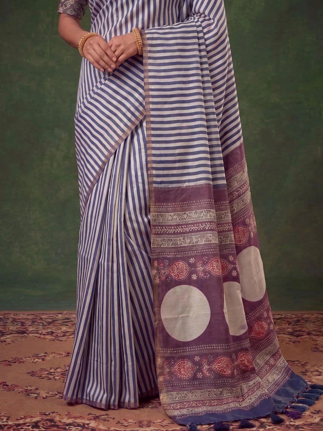 SAMANTHA Striped Zari Silk Blend Saree thumbnail 2