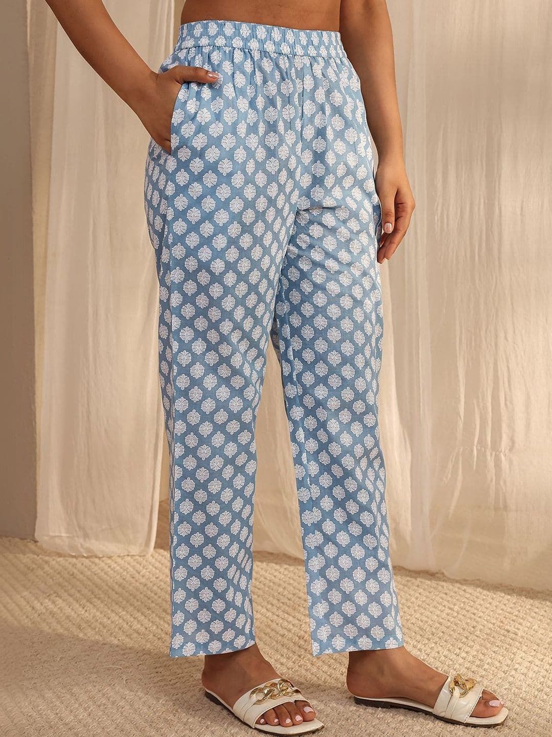 Gerua By Libas Women Floral Printed Regular Thread Work Kurta with Trousers & With Dupatta thumbnail 3