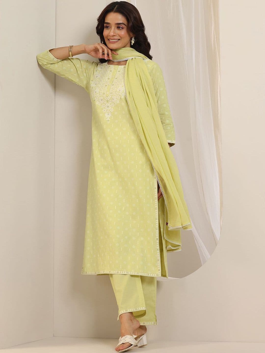 Libas Floral Woven Design Thread Work Kurta With Trousers & Dupatta thumbnail 4