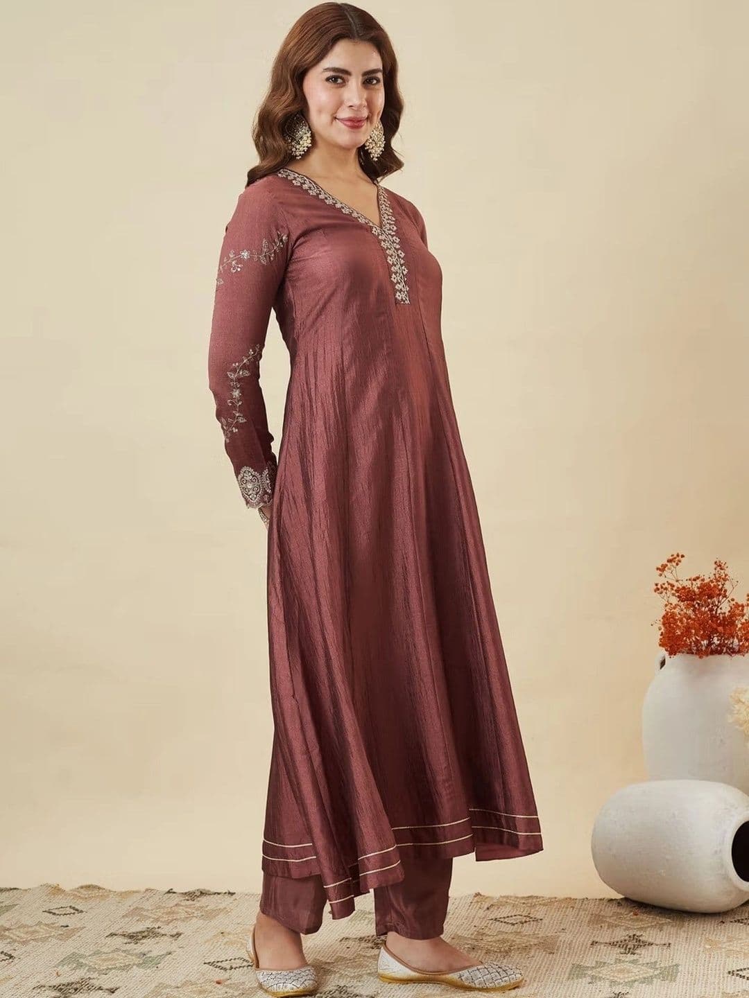 Lookmark Women Ethnic Motifs Embroidered Regular Thread Work Kurta with Trousers & With Dupatta thumbnail 4