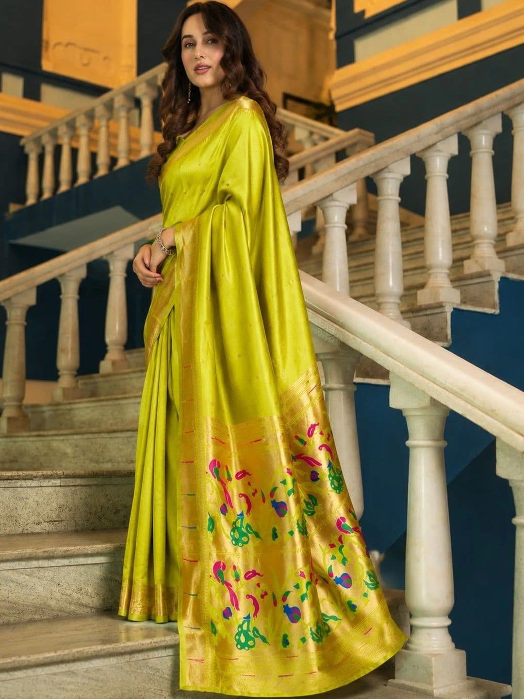 Veera Collection Woven Design Zari Art Silk Designer Banarasi Saree thumbnail 3