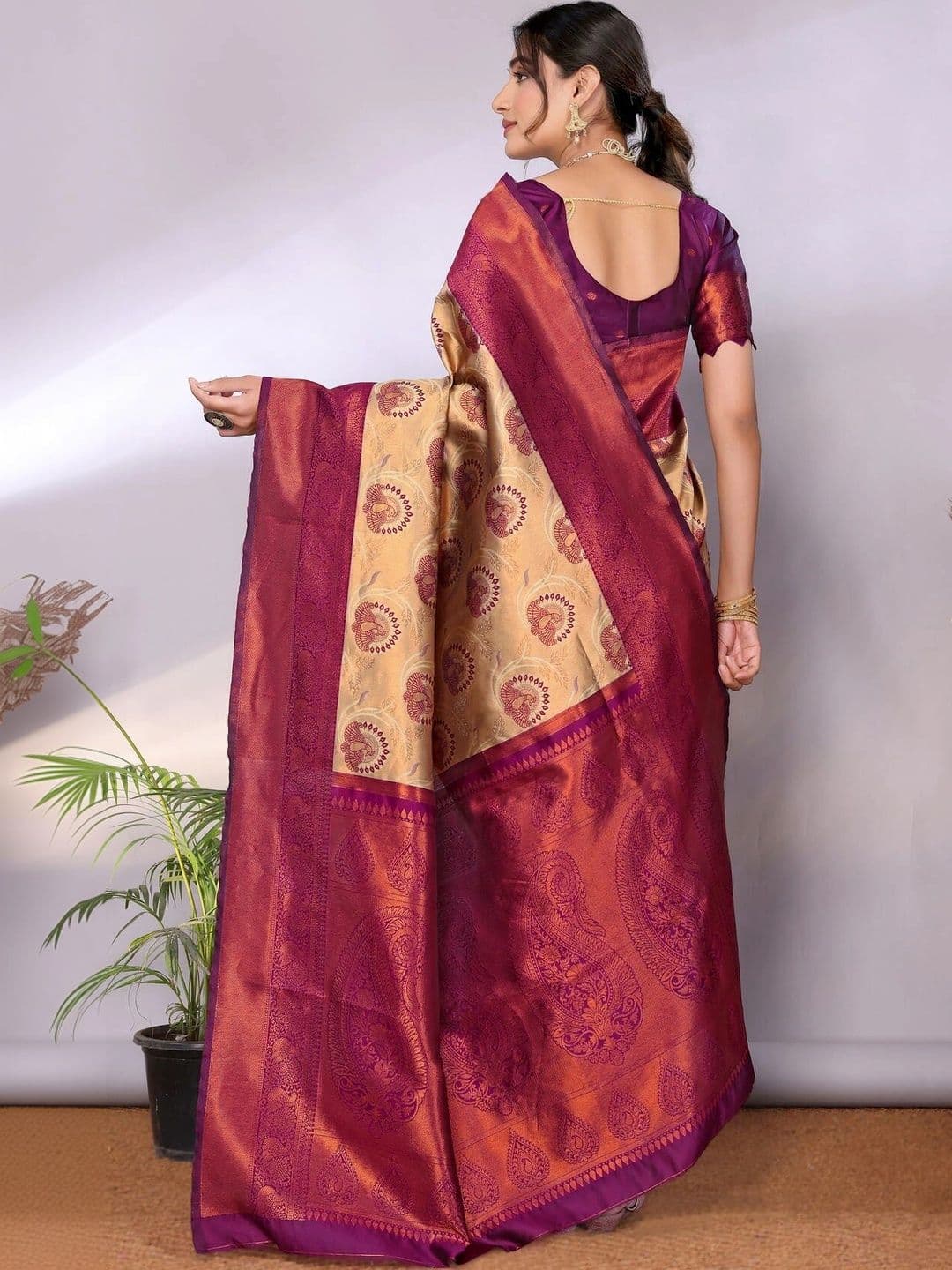 VS MALL Ethnic Motifs Zari Banarasi Saree thumbnail 2