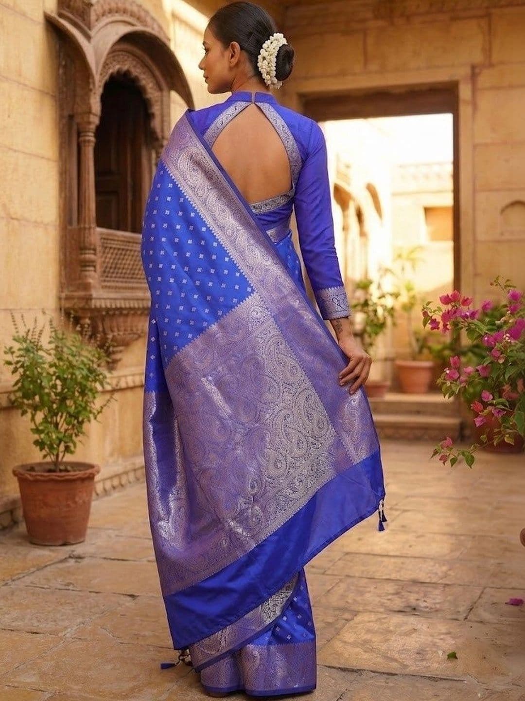 THE AQUARIUS Woven Design Zari Art Silk Banarasi Saree thumbnail 6
