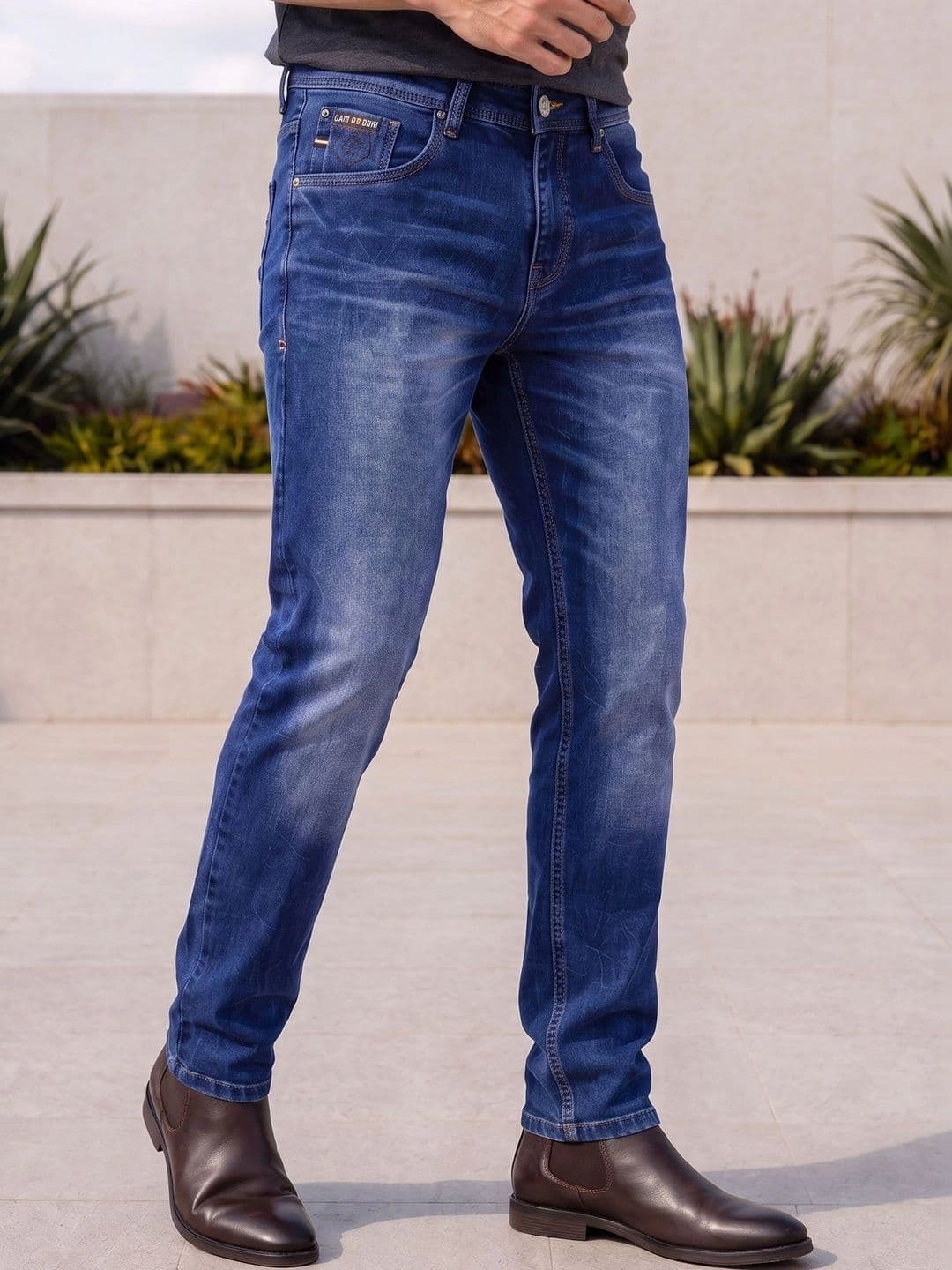 GEX Men Jean Relaxed Fit Mid-Rise Low Distress Jeans thumbnail 5