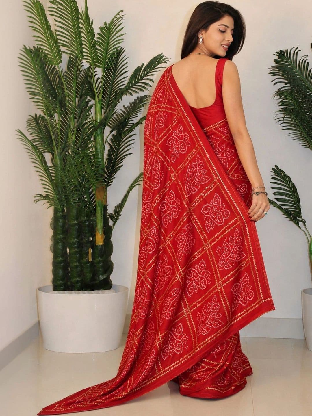 Sitanjali Bandhani Pure Georgette Saree thumbnail 4