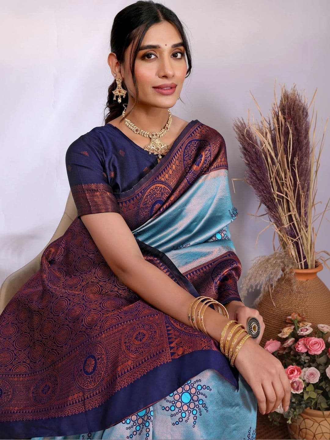 VS MALL Woven Design Zari Banarasi Saree thumbnail 6