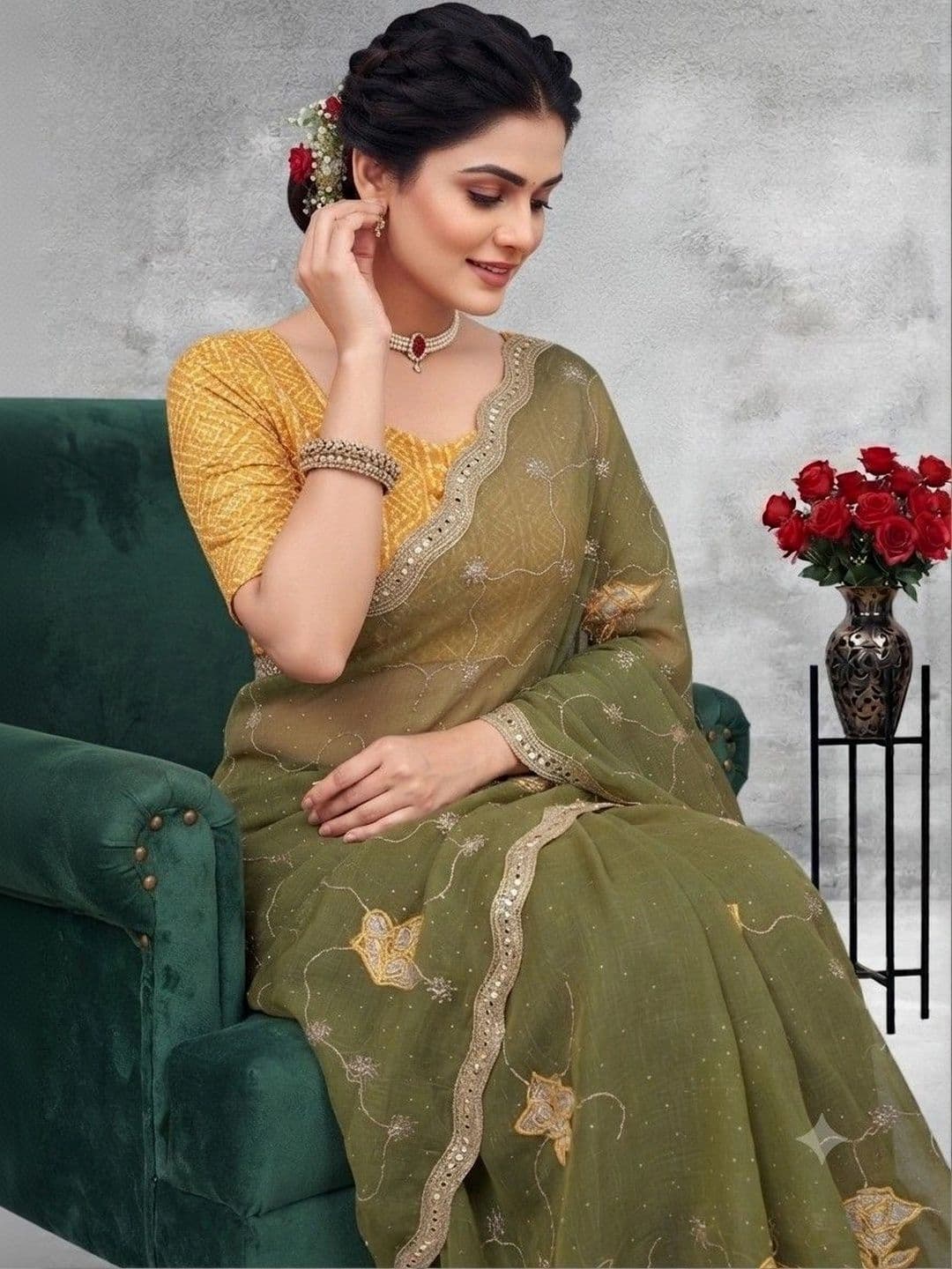 SmileyFashion Floral Embroidered Poly Georgette Saree thumbnail 2