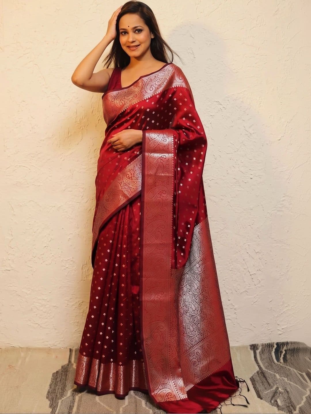 YASHASVI FASHION Woven Design Zari Art Silk Banarasi Saree - view 1