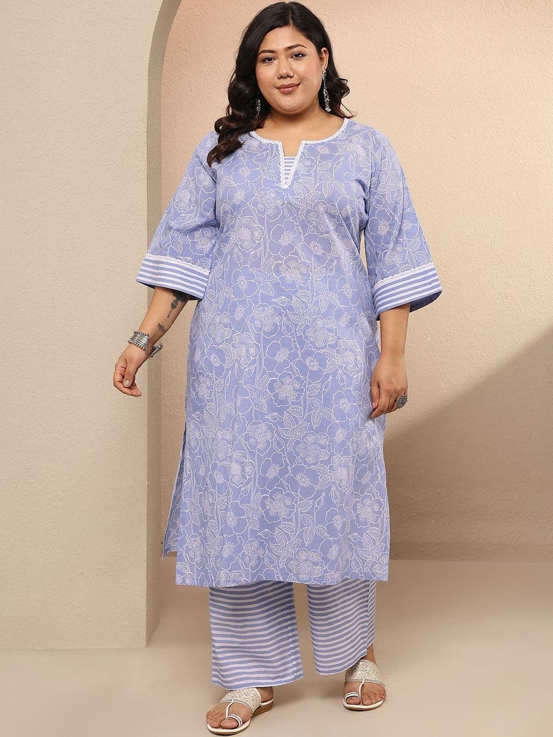 EXTRA LOVE BY LIBAS Plus Size Women Floral Printed Regular Kurta with Palazzos - view 1