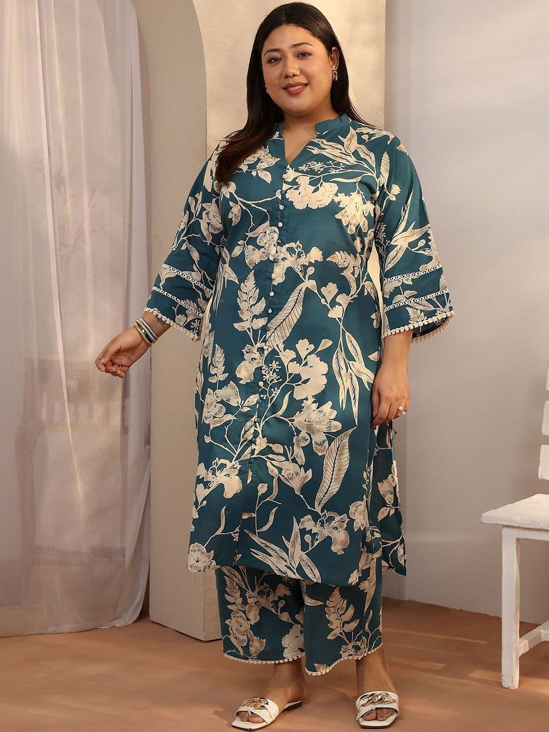 EXTRA LOVE BY LIBAS Plus Size Women Floral Printed Regular Kurta with Trousers thumbnail 2
