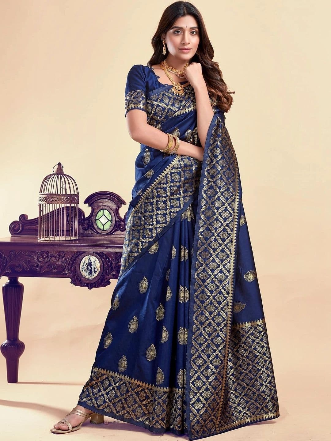 VS MALL Woven Design Zari Banarasi Saree thumbnail 2