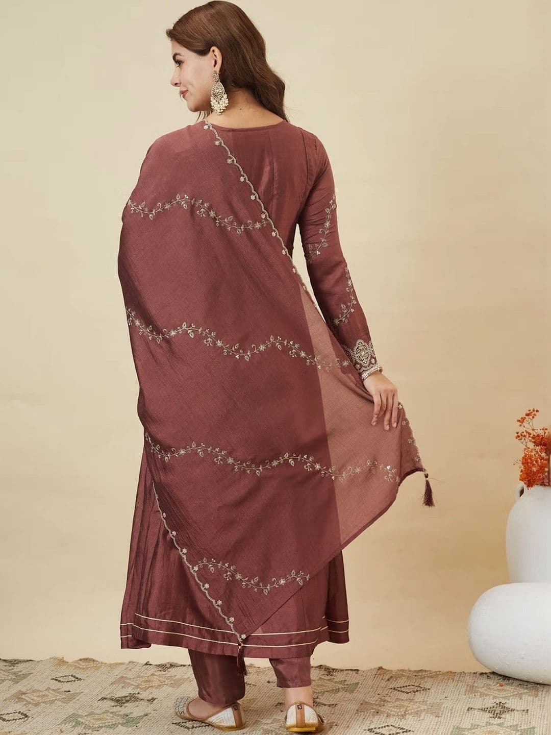 Lookmark Women Ethnic Motifs Embroidered Regular Thread Work Kurta with Trousers & With Dupatta thumbnail 2