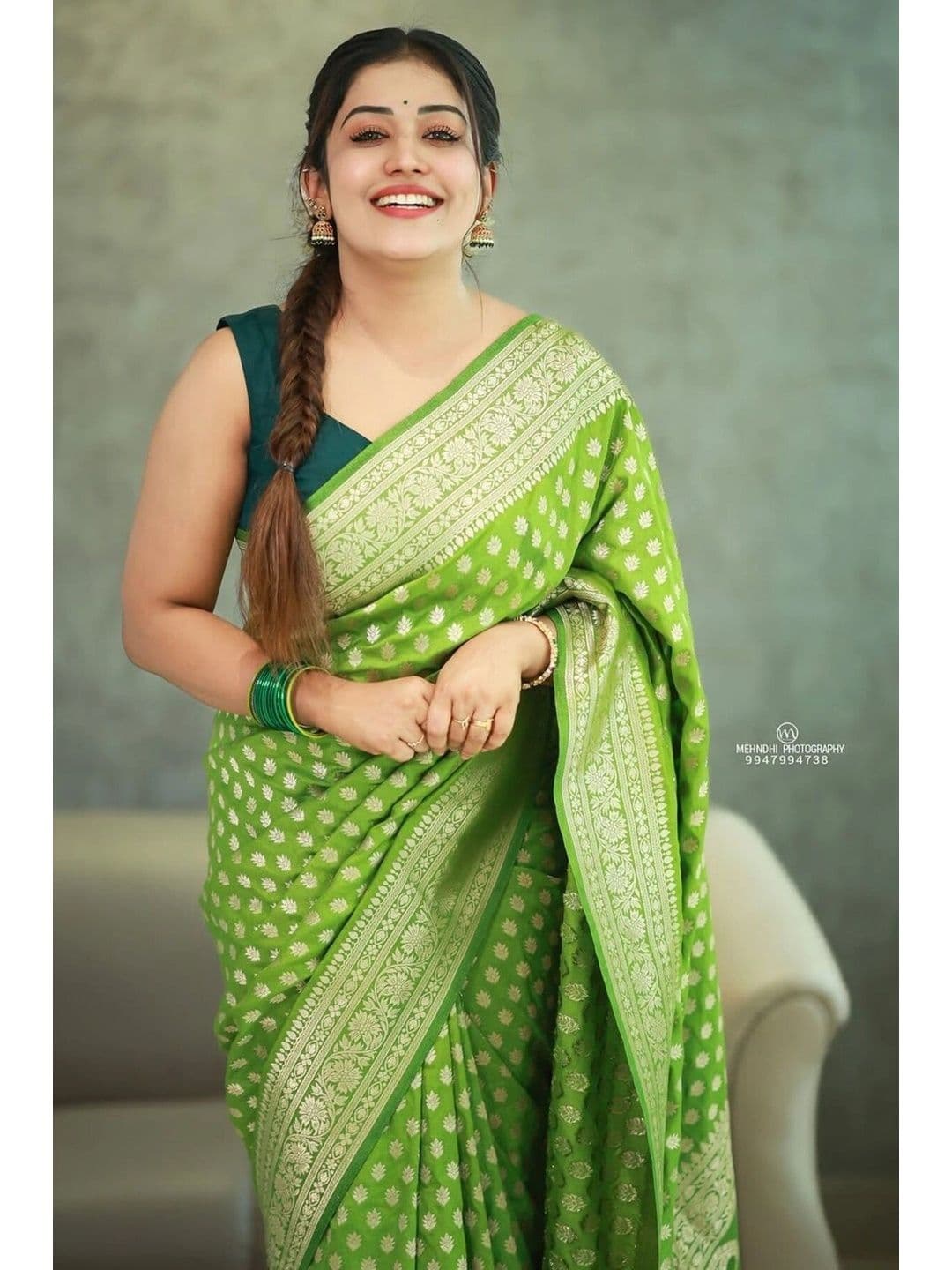 VS MALL Women Ethnic Motifs Printed Zari Banarasi Saree thumbnail 5