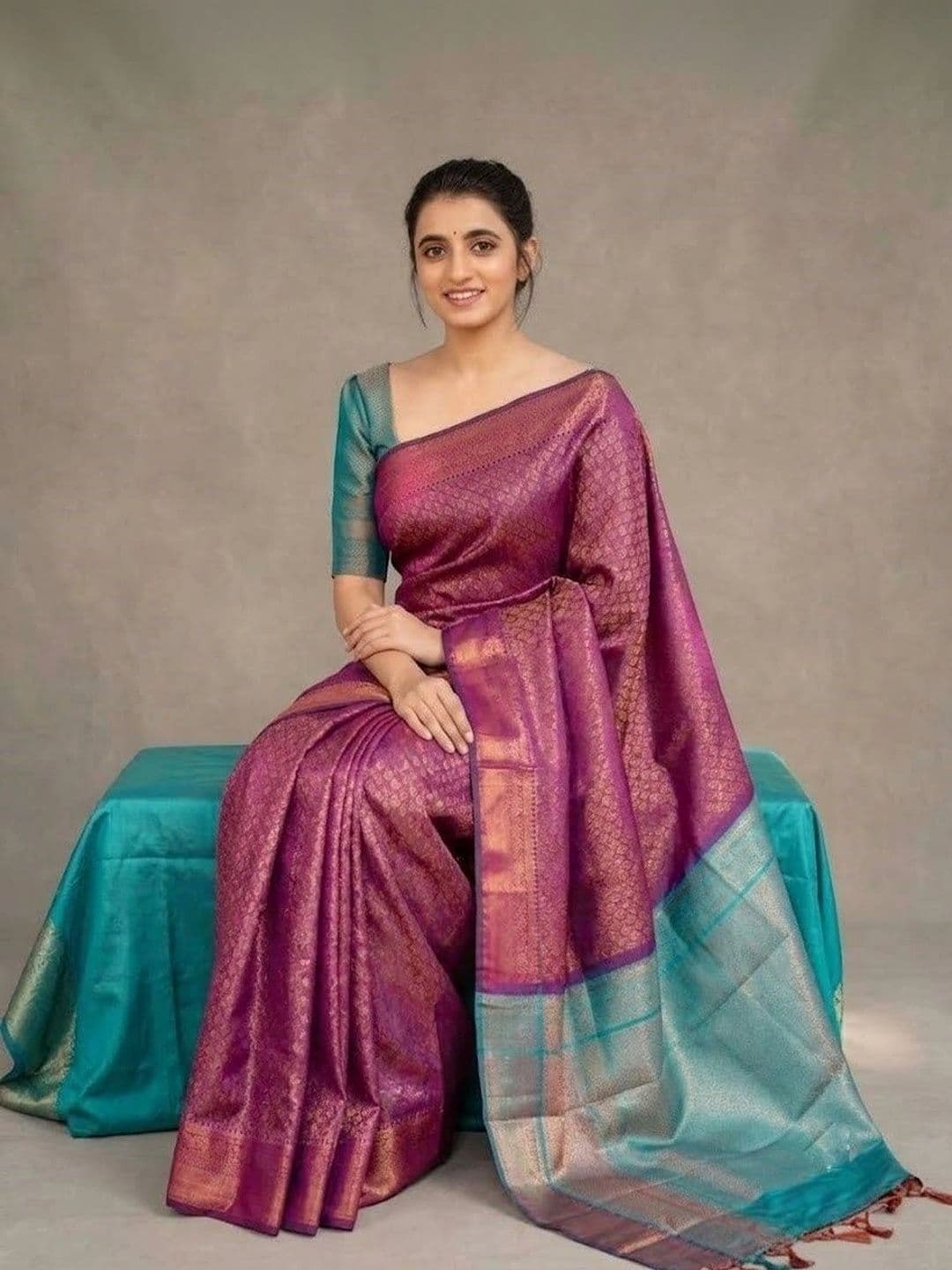 7Eleven Fashion Woven Design Zari Art Silk Banarasi Saree thumbnail 5