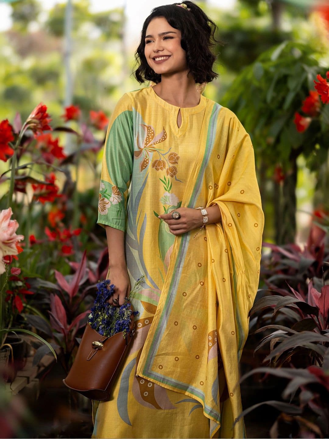 Libas Women Floral Printed Regular Kurta with Trousers & With Dupatta thumbnail 3